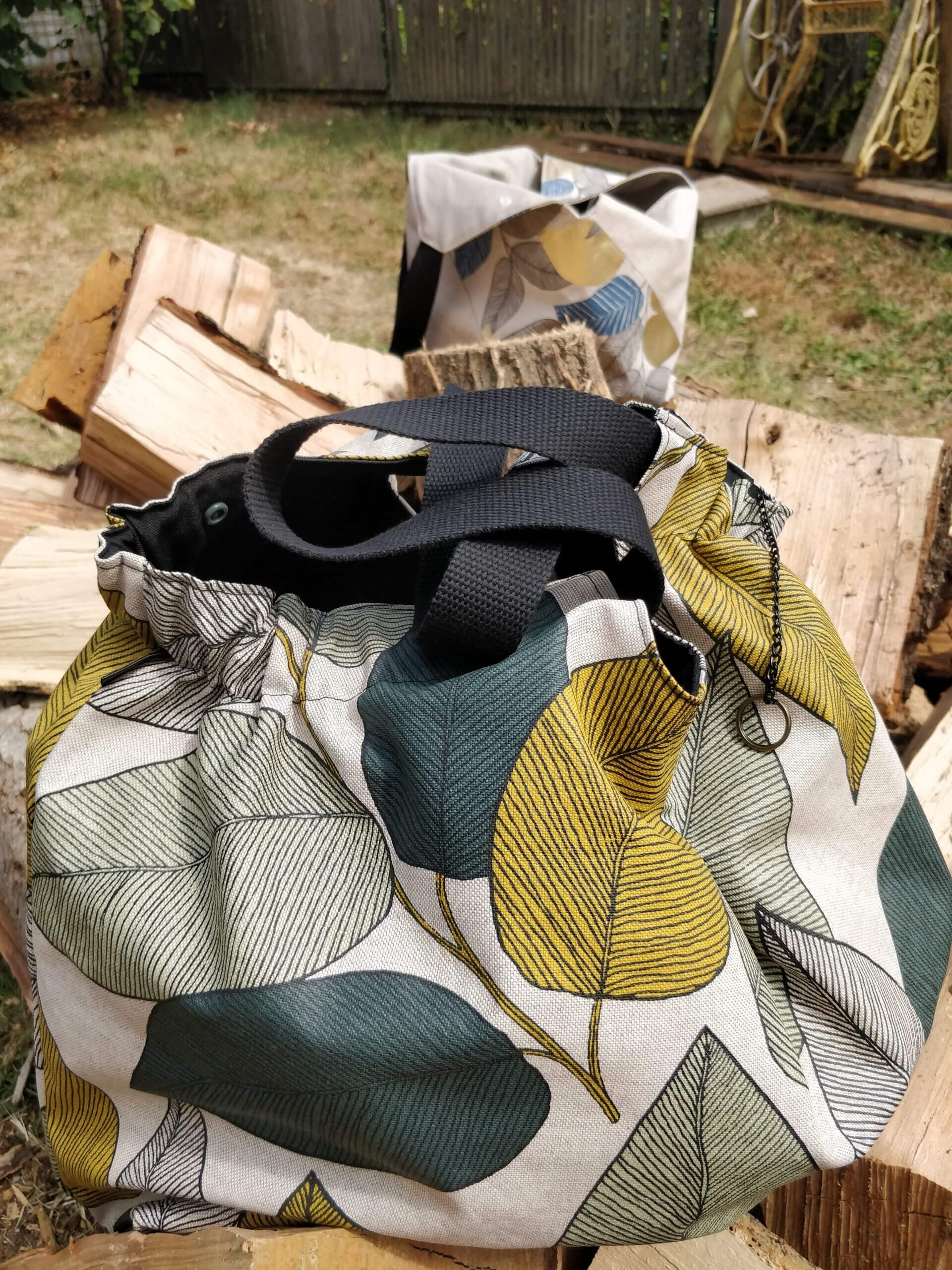 Sac panière grand volume en toile enduite pour l'extérieur, en coton pour l'intérieur