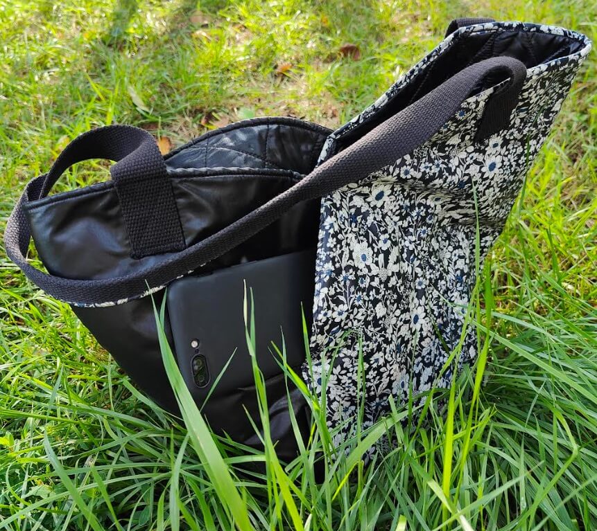 Sac bicolore avec poche extérieur pour portable super pratique