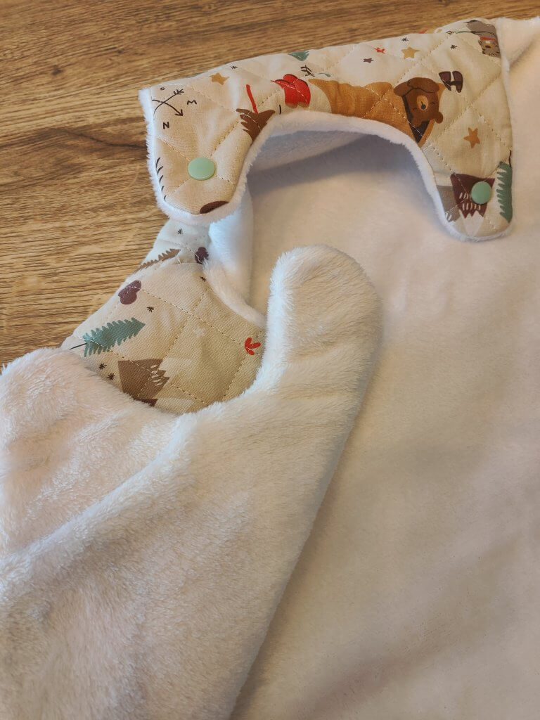 Intérieur de la gigoteuse en tissu polaire spécial bébé
